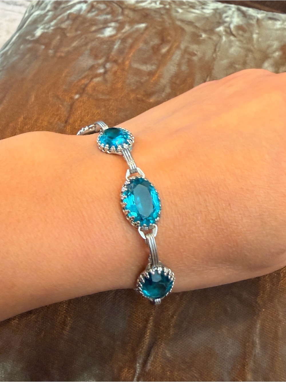 Beautiful Vintage Sterling Silver Bracelet with Teal Blue Oval Gemstones #769